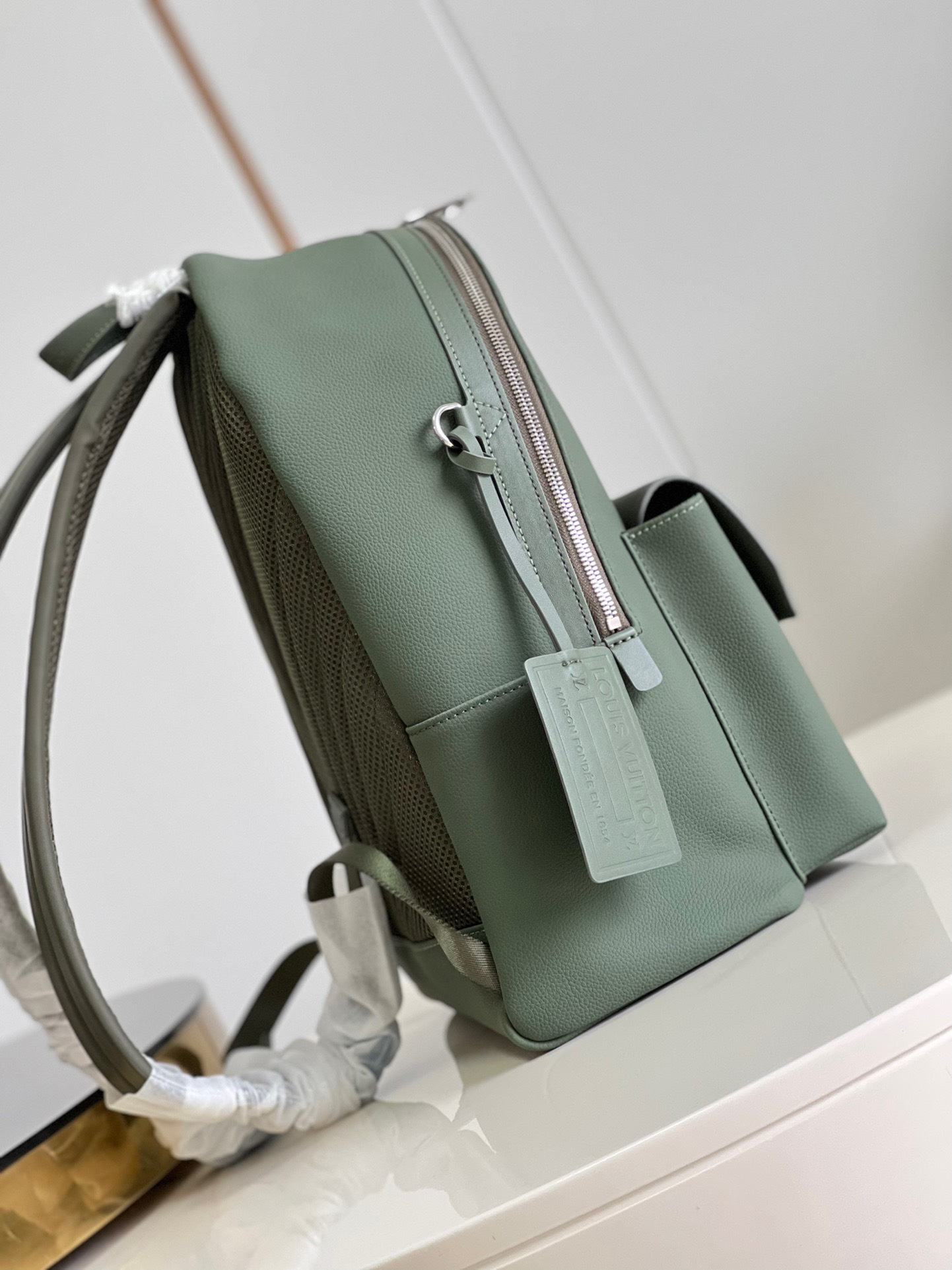 Túi xách nam Louis Vuitton Siêu Cấp TXNLV2744 z3759693123522 d34f9df5566e7f8e0f22229607bb9707 510x680 - Túi xách nam Louis Vuitton Siêu Cấp TXNLV2744