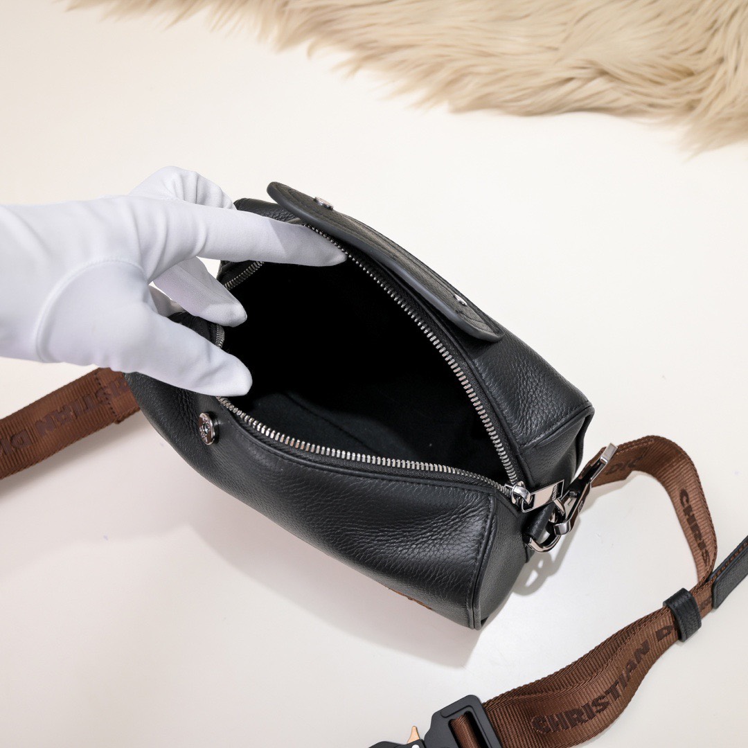 Túi xách nam Dior siêu cấp TXSC2755 z3766988707176 af0f042ab4fb555a00fef588b49622f0 510x510 - Túi xách nam Dior siêu cấp TXSC2755