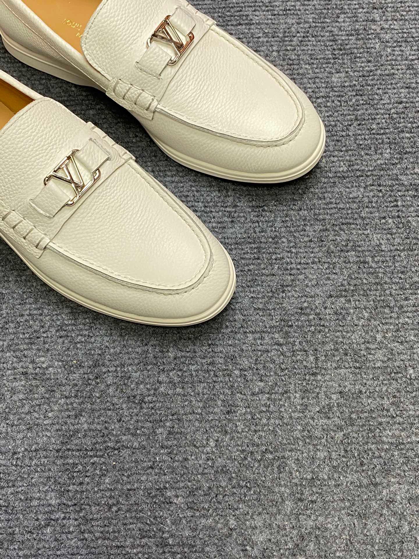 Giày Nam Louis Vuitton Siêu Cấp GNLV2767 z3781416815343 1a532a99f8b59c86b1f200845d0036f2 510x680 - Giày Nam Louis Vuitton Siêu Cấp GNLV2767