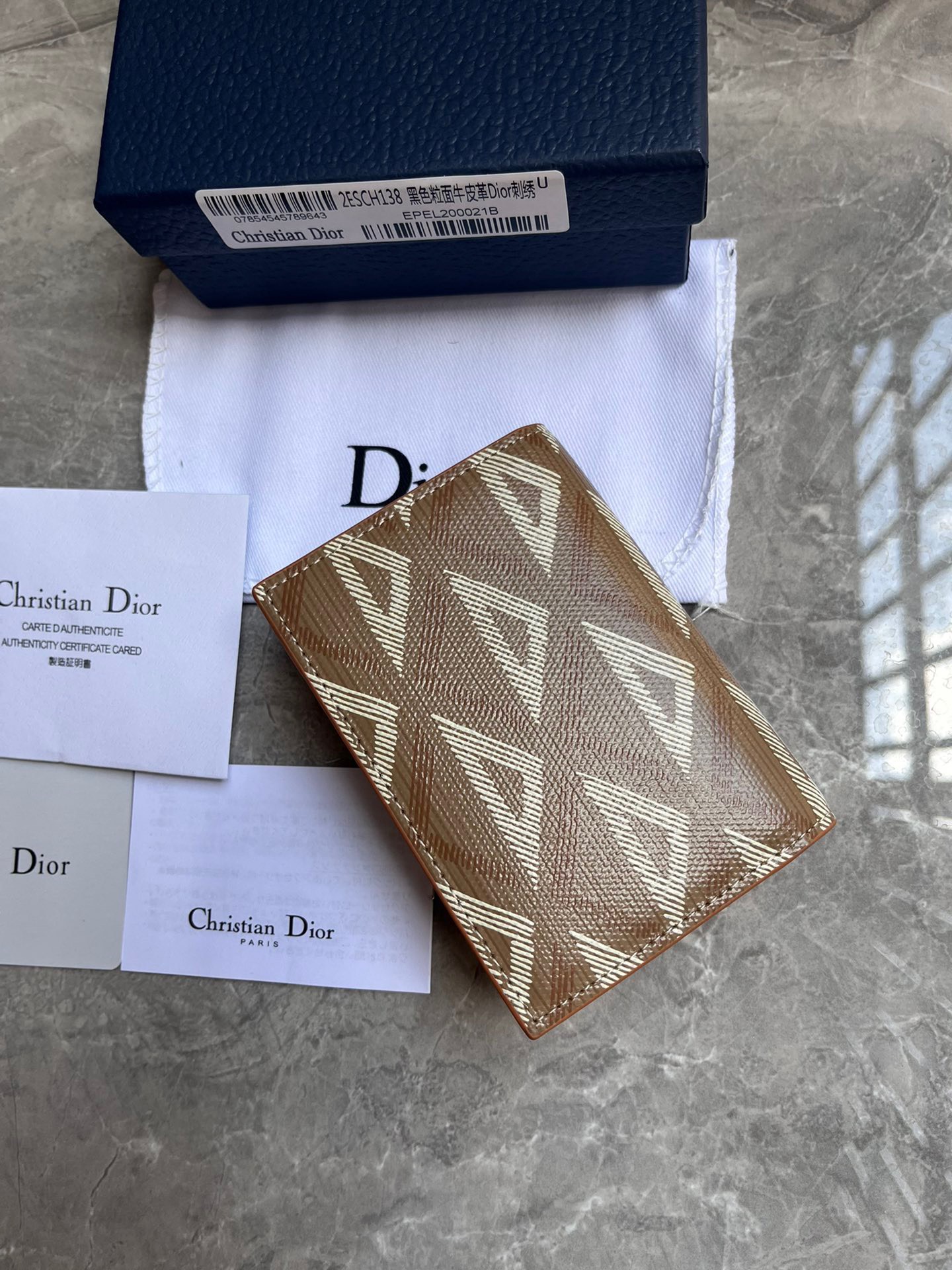 Ví nam Dior siêu cấp VNSC2770 z3785072565375 0169a094acf13da6d2a767f862a22c6e 510x680 - Ví nam Dior siêu cấp VNSC2770