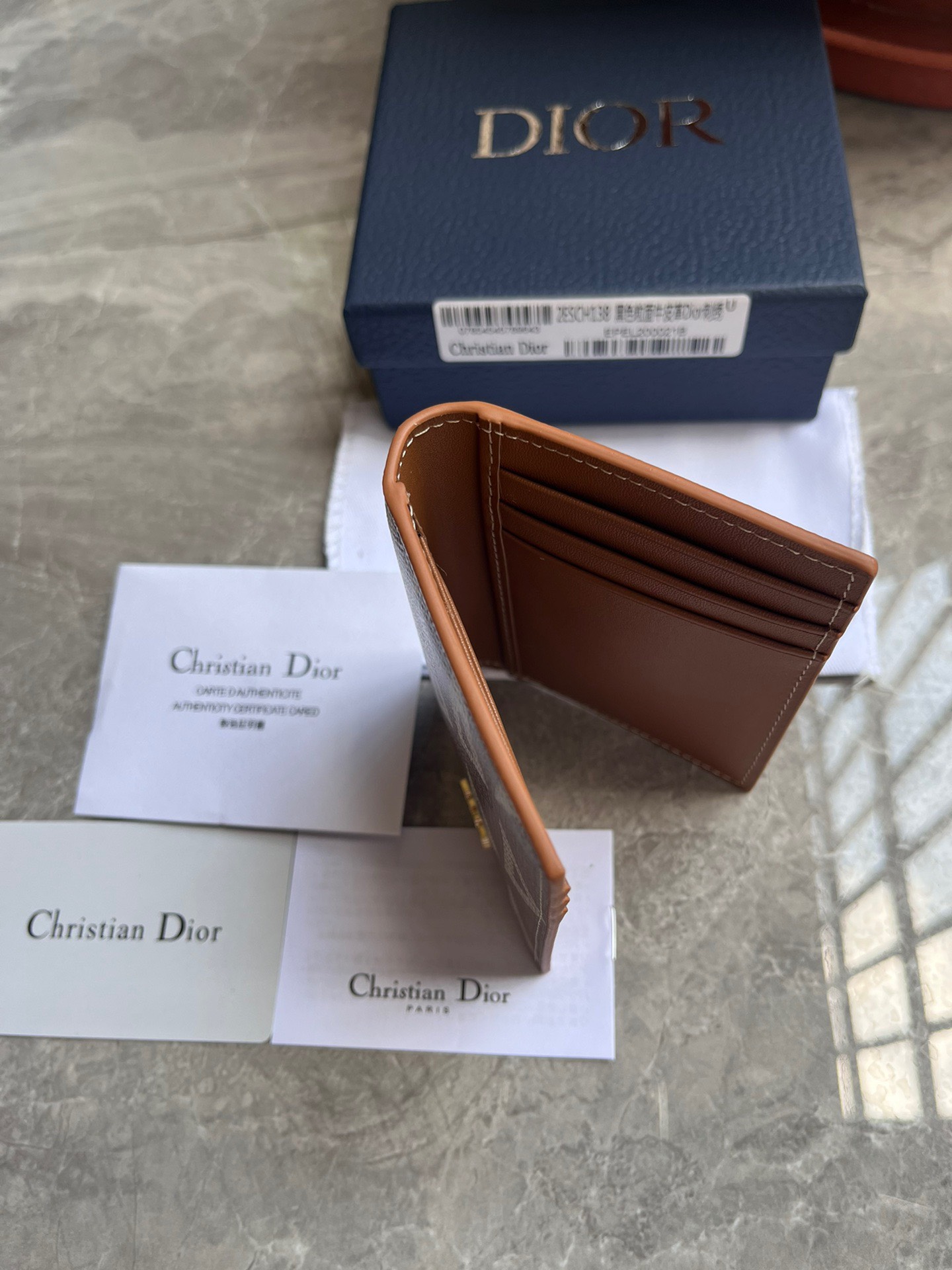 Ví nam Dior siêu cấp VNSC2770 z3785072606251 5a9dbb4e1fd37f5607f78e186ee3e91e 510x680 - Ví nam Dior siêu cấp VNSC2770