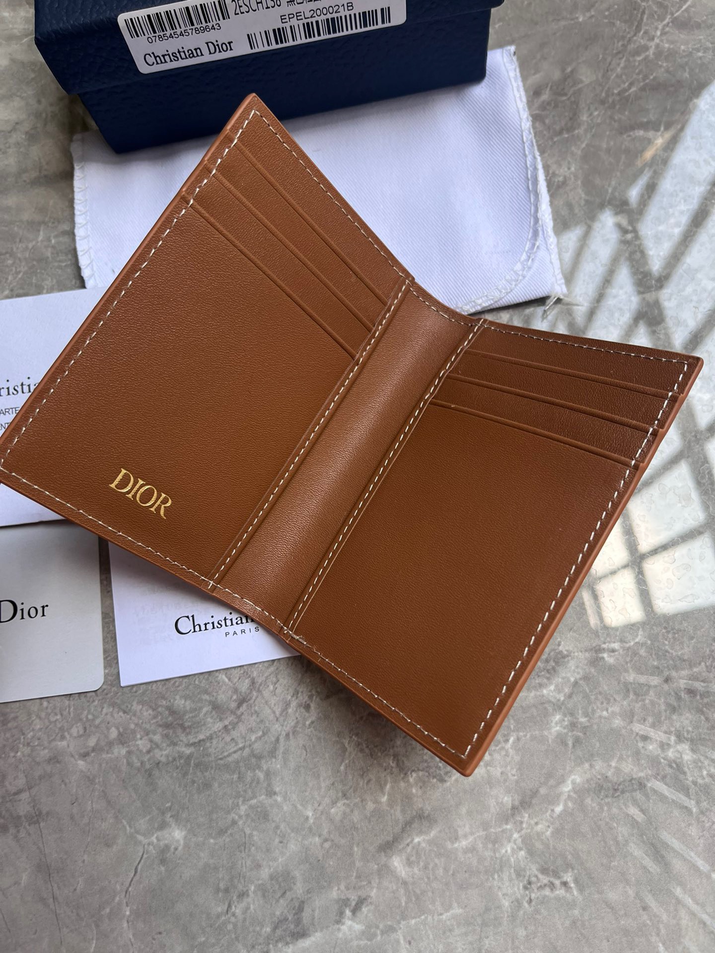 Ví nam Dior siêu cấp VNSC2770 z3785072633537 5d09f96cc69a5ea280bcdde69c611ea8 510x680 - Ví nam Dior siêu cấp VNSC2770