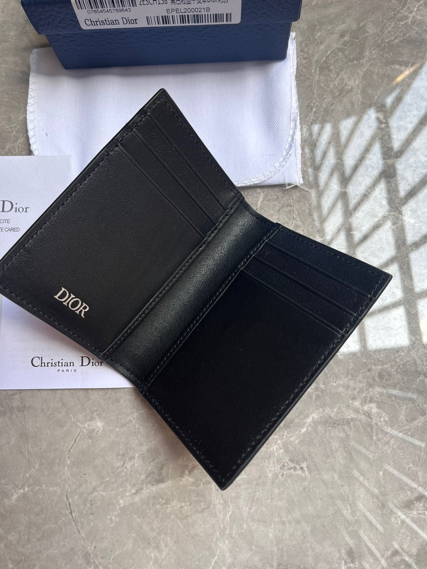 Ví nam Dior siêu cấp VNSC2771 z3785072996639 b962912e4d19a9761339a38de4368a89 510x680 - Ví nam Dior siêu cấp VNSC2771