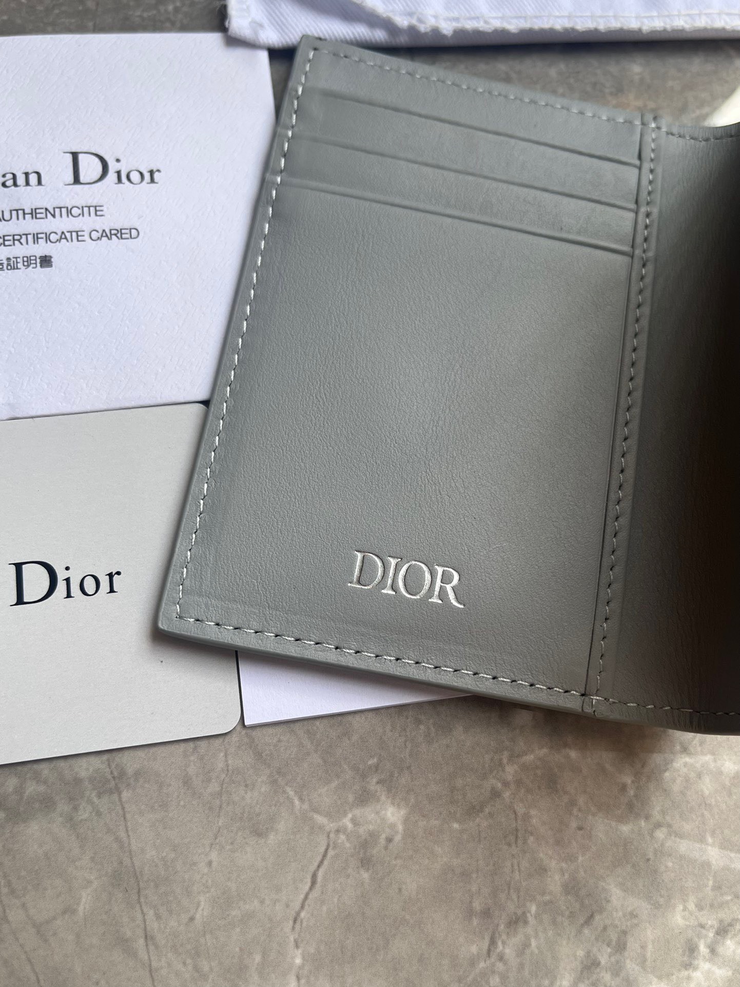 Ví nam Dior siêu cấp VNSC2773 z3785074002295 1142970e8ef9c0929f87bd29f2bb1aac 510x680 - Ví nam Dior siêu cấp VNSC2773