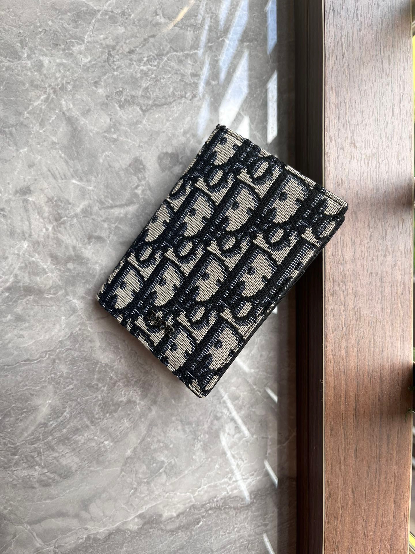 Ví nam Dior siêu cấp VNSC2775 z3785075090129 69831430ccc0411d0ed656fe5f73fbcb 510x680 - Ví nam Dior siêu cấp VNSC2775