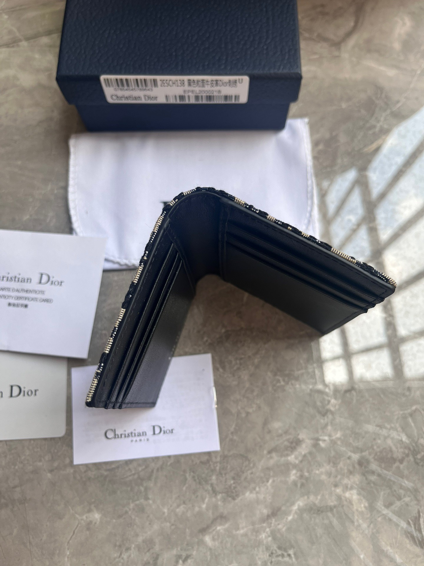 Ví nam Dior siêu cấp VNSC2775 z3785075202392 7aba1cd6e349aaf7359ff6a94bad20fb 510x680 - Ví nam Dior siêu cấp VNSC2775