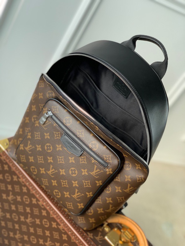 Túi xách nam Louis Vuitton Siêu Cấp TXNLV2778 z3793117586057 219b4ee3a415c041edadf0549da2d42d 510x680 - Túi xách nam Louis Vuitton Siêu Cấp TXNLV2778