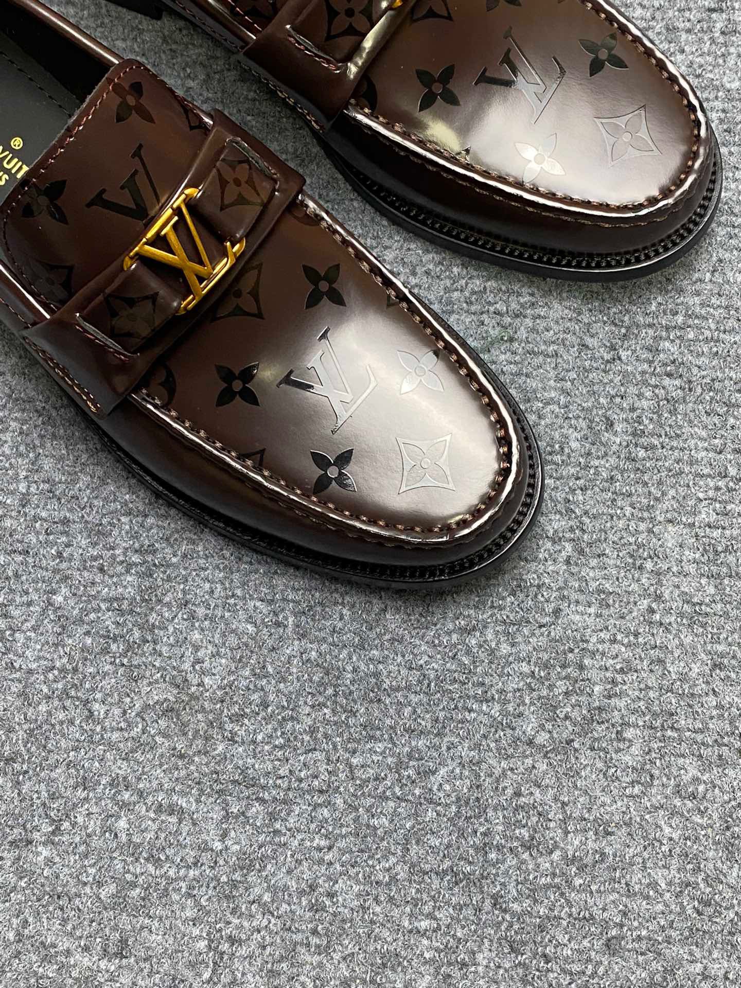 Giày Nam Louis Vuitton Siêu Cấp GNLV2788 z3811398067529 60c1ccb906e88dc2e99c865657dc6bb2 510x680 - Giày Nam Louis Vuitton Siêu Cấp GNLV2788