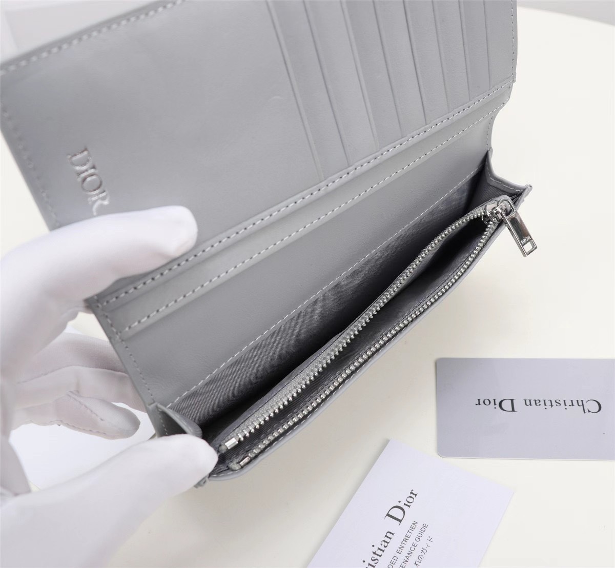 Ví nam Dior siêu cấp VNSC2795 z3816062605542 bbff6957a0ff0711c58ac1a56c6c45bb 510x471 - Ví nam Dior siêu cấp VNSC2795