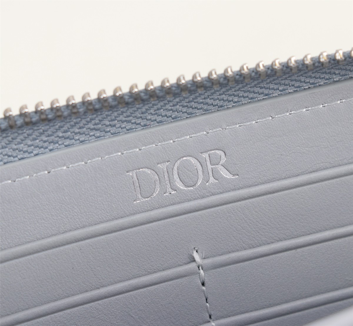 Ví nam Dior siêu cấp VNSC2796 z3816071419384 9cf456e4c58fb32190f09e1ae2b6ace1 510x471 - Ví nam Dior siêu cấp VNSC2796