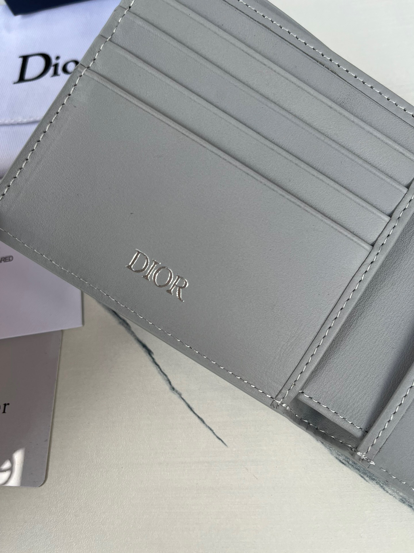 Ví nam Dior siêu cấp VNSC2797 z3816072285561 e96070212de7a47a83bcd3b9a4c5114c 510x680 - Ví nam Dior siêu cấp VNSC2797