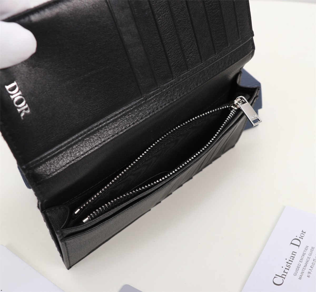 Ví nam Dior siêu cấp VNSC2798 z3816073106142 18f6d4e93c841a3cd62c2bbf801894ec 510x471 - Ví nam Dior siêu cấp VNSC2798