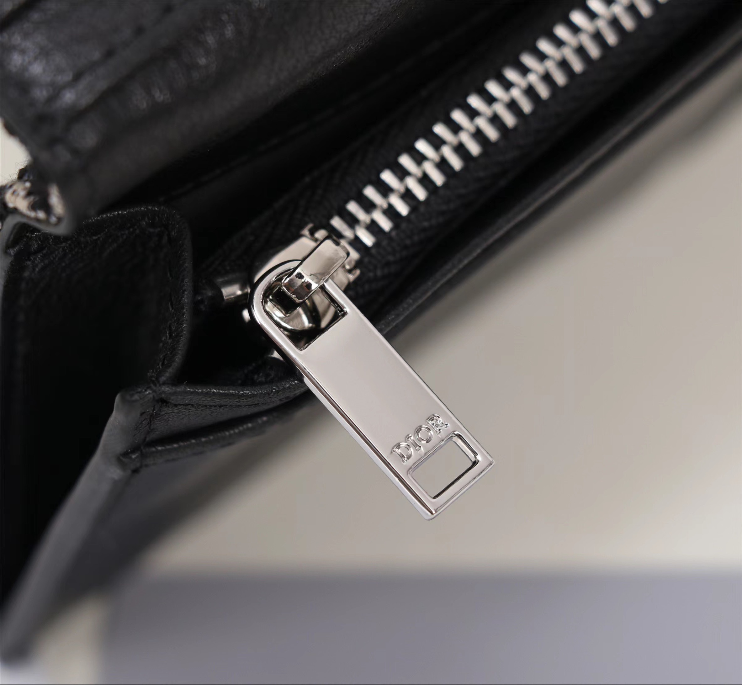 Ví nam Dior siêu cấp VNSC2801 z3816076597345 3019b5f67167cb1e28d27aac5c319654 510x471 - Ví nam Dior siêu cấp VNSC2801