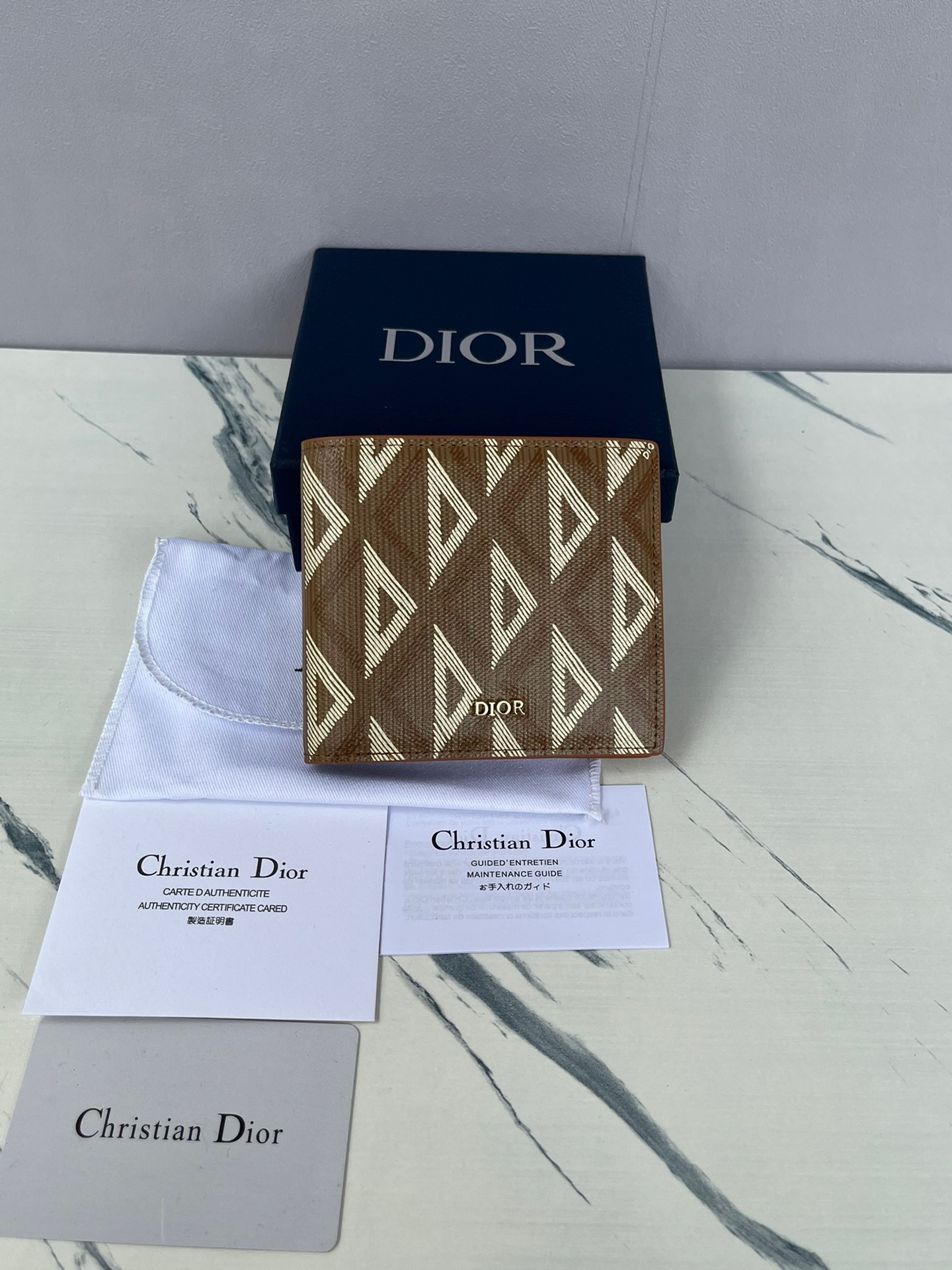 Ví nam Dior siêu cấp VNSC2806 z3816079001552 be94e0be0e864c9141ef165e6b42d18a 510x680 - Ví nam Dior siêu cấp VNSC2806