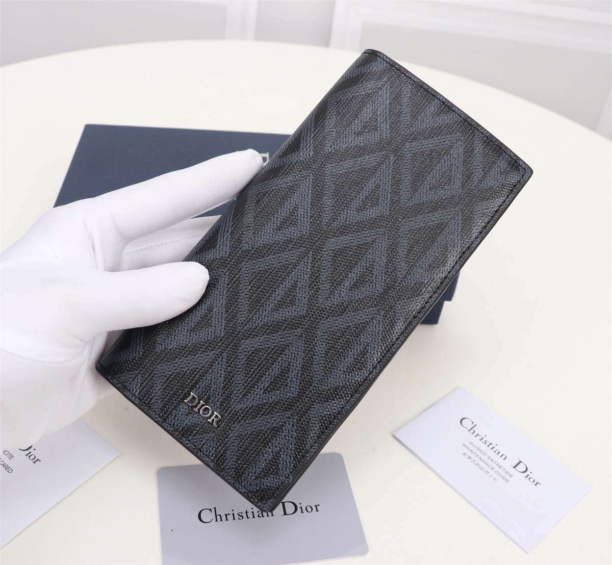 Ví nam Dior siêu cấp VNSC2810 z3816083639945 1c7ae7ac1ab70e2de624ca72549c4836 510x471 - Ví nam Dior siêu cấp VNSC2810
