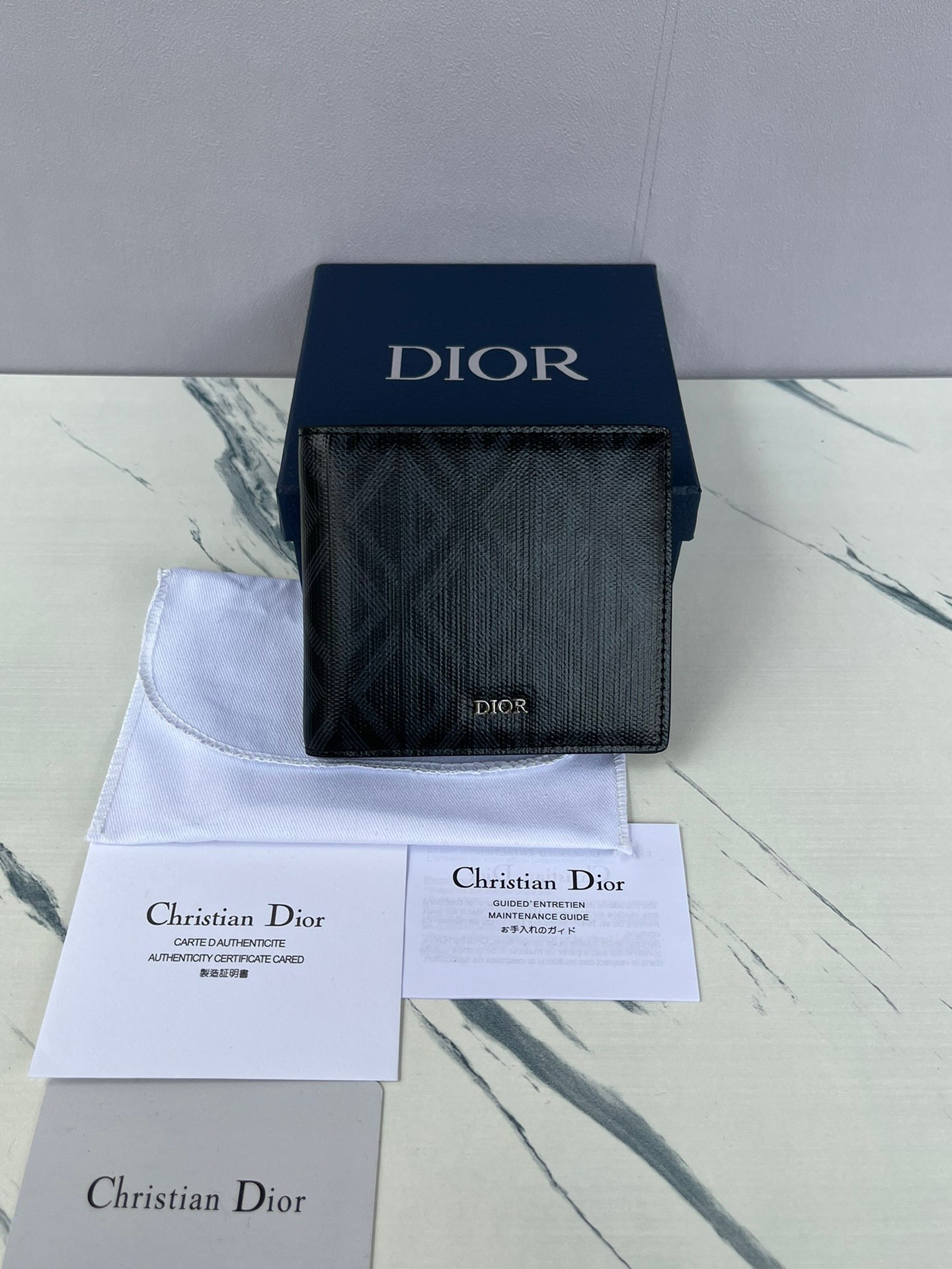 Ví nam Dior siêu cấp VNSC2812 z3816085677379 161786391ddee95e0d54f95a39a66b1b 510x680 - Ví nam Dior siêu cấp VNSC2812