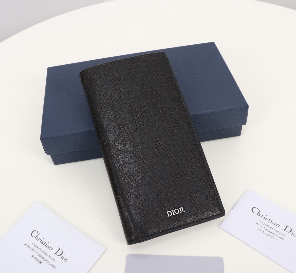Ví nam Dior siêu cấp VNSC2813 z3816090609746 e99646171c1355e745d2610cd27757aa 510x471 - Ví nam Dior siêu cấp VNSC2813