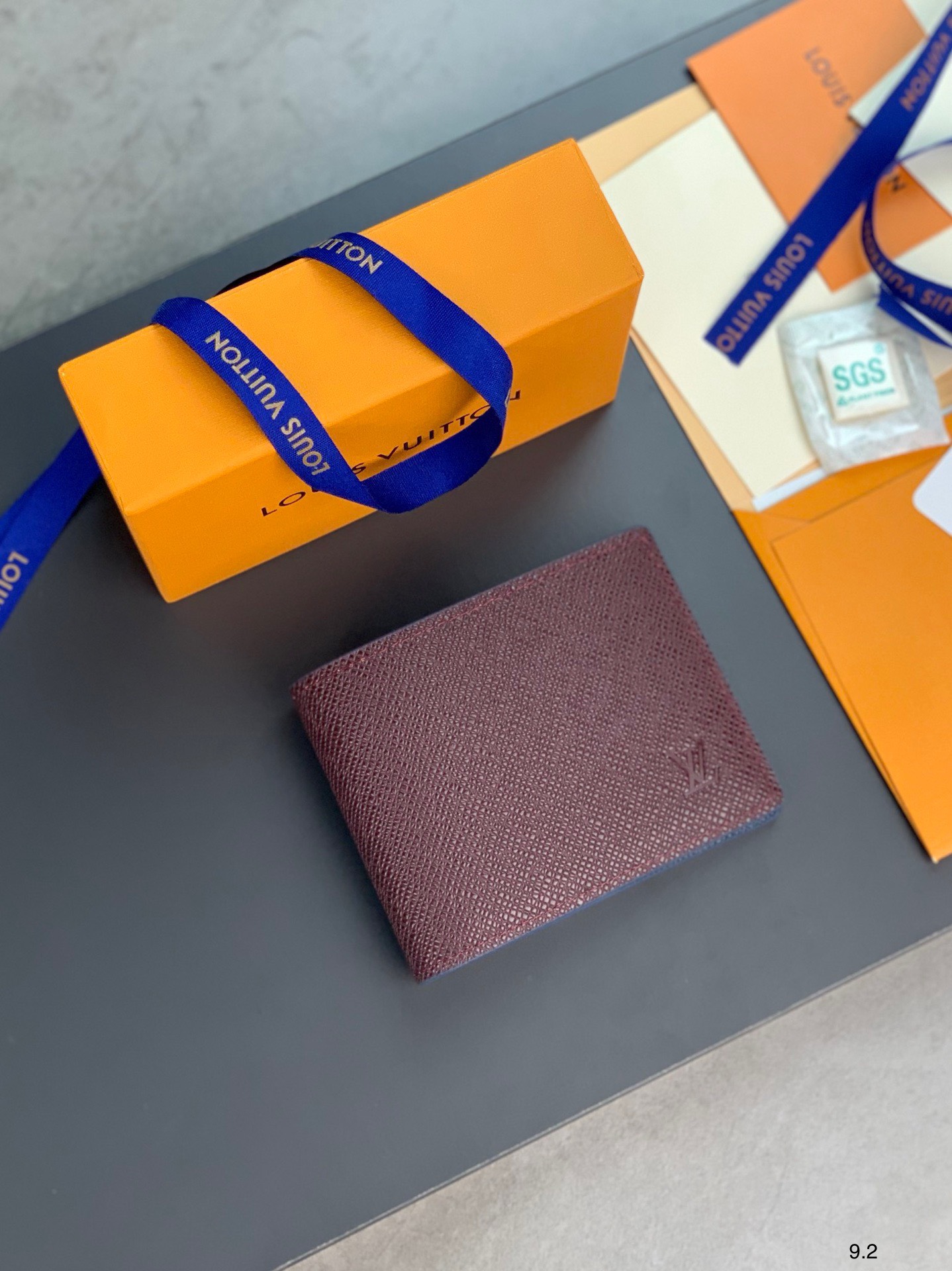 Ví nam Louis Vuitton Siêu Cấp TXNLV2821 z3827507577452 c657ddf4ac9627710d49eb1052275728 510x681 - Ví nam Louis Vuitton Siêu Cấp TXNLV2821