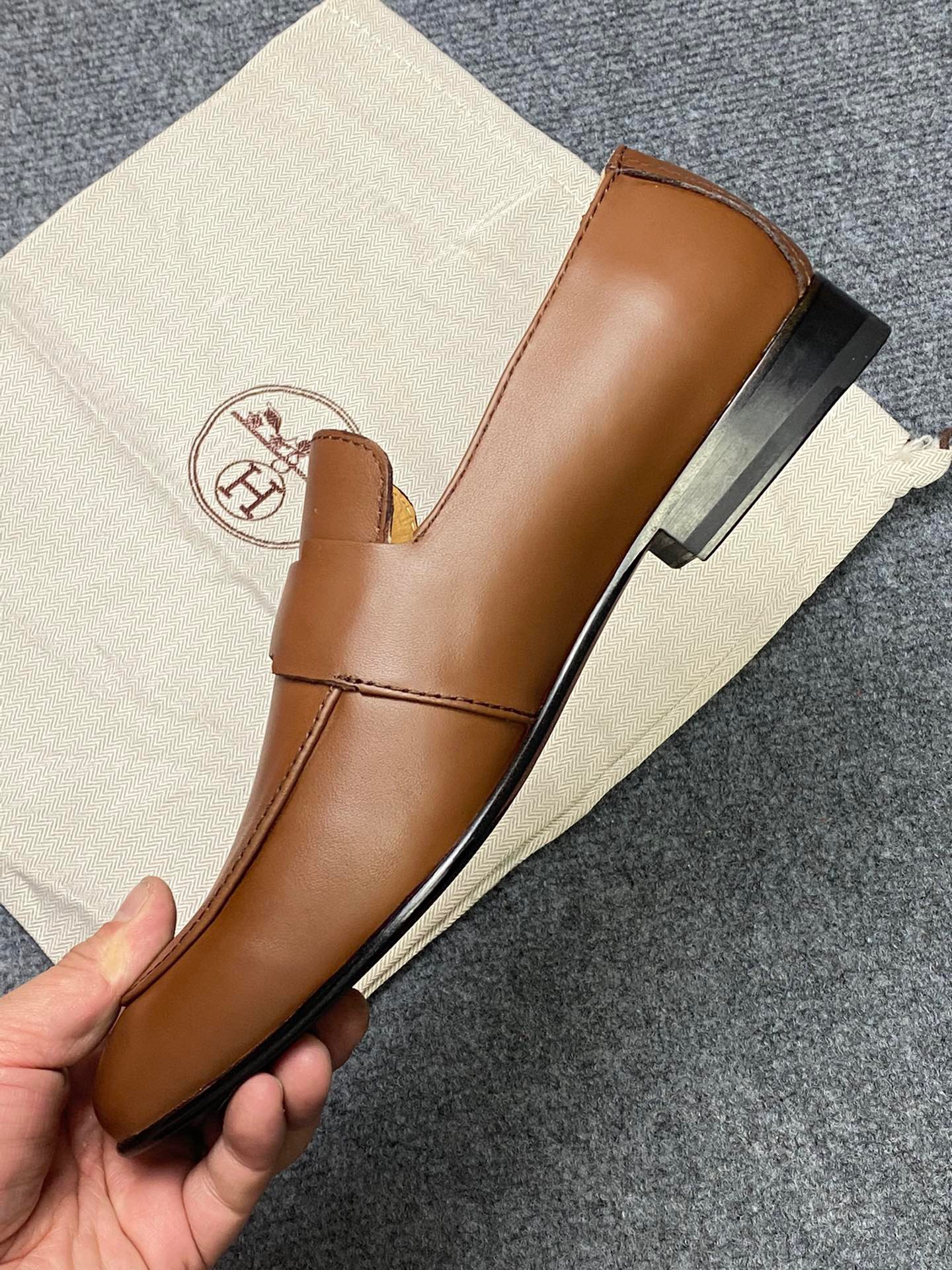Giày Nam Hermes Siêu Cấp GNGC2829 z3835864924805 189972685dd7f5c46b954110cba34a74 510x680 - Giày Nam Hermes Siêu Cấp GNGC2829