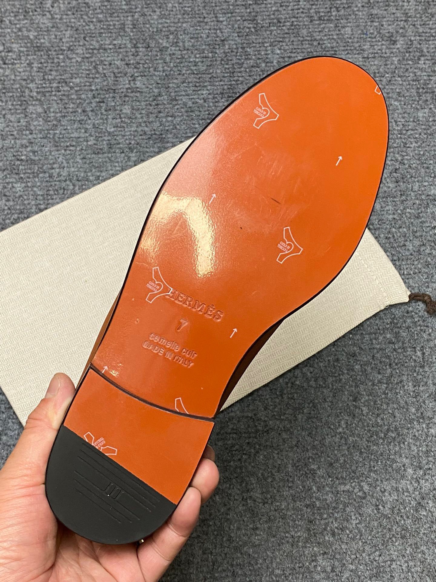 Giày Nam Hermes Siêu Cấp GNGC2855 z3860889390164 dca683a7d8c765520dbb1ab93e7dd546 510x680 - Giày Nam Hermes Siêu Cấp GNGC2855