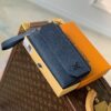 z3943040257909 b0409f2d625e83c65e28c56eeb24063f 100x100 - Ví nam Louis Vuitton Siêu Cấp TXNLV2917