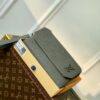 z3943040770858 505ef2247777b1e6e1d949f234e6e03b 100x100 - Ví nam Louis Vuitton Siêu Cấp TXNLV3004