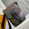 z4012050917875 507030a288409a2abaf09de24eaf225c 100x100 - Túi xách nam Louis Vuitton Siêu Cấp TXNLV2906