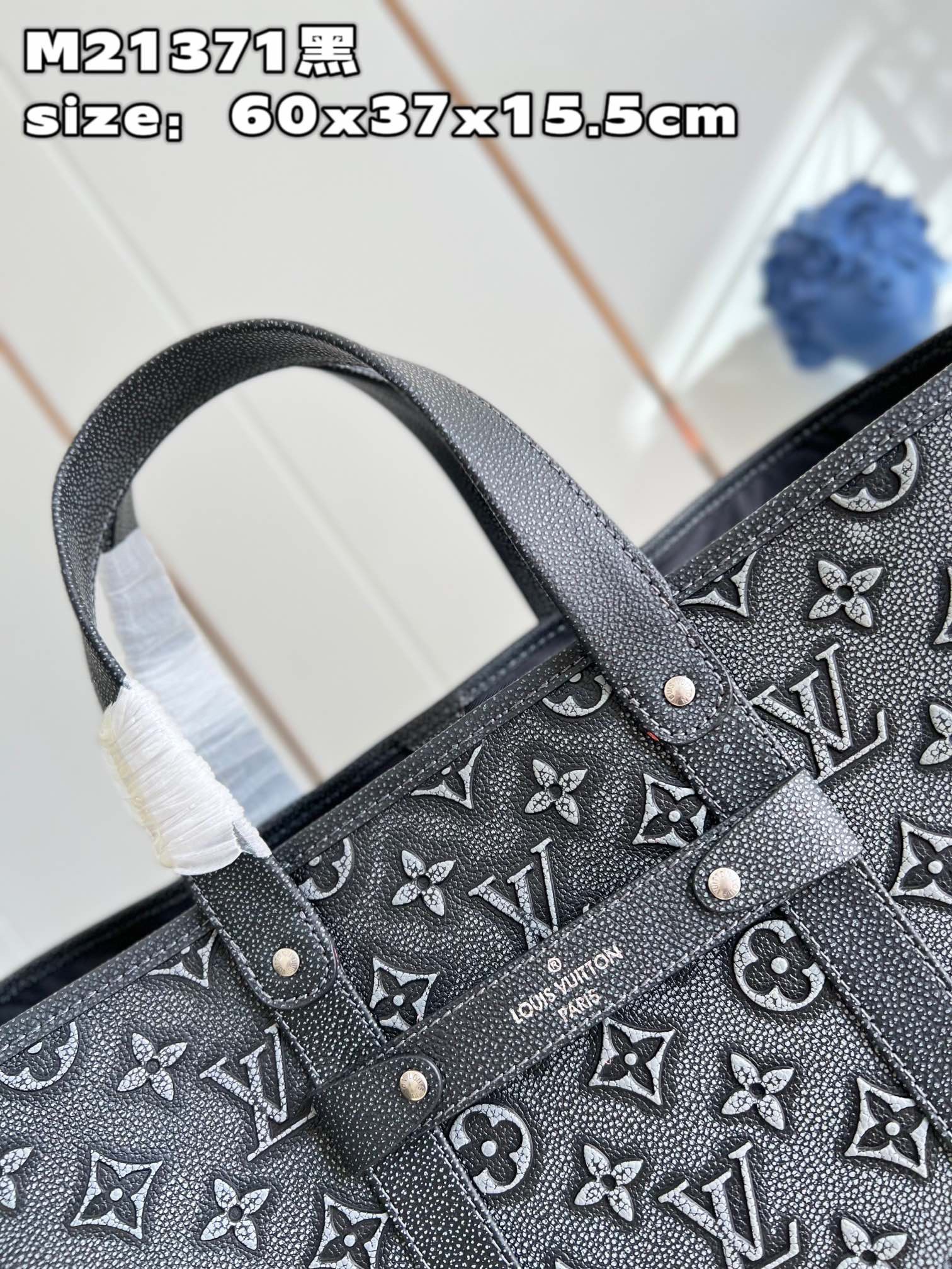 Túi xách nam Louis Vuitton Siêu Cấp TXNLV3020 z4100660703667 30ae05b86f0b1d275f096e46471dc3f1 510x680 - Túi xách nam Louis Vuitton Siêu Cấp TXNLV3020