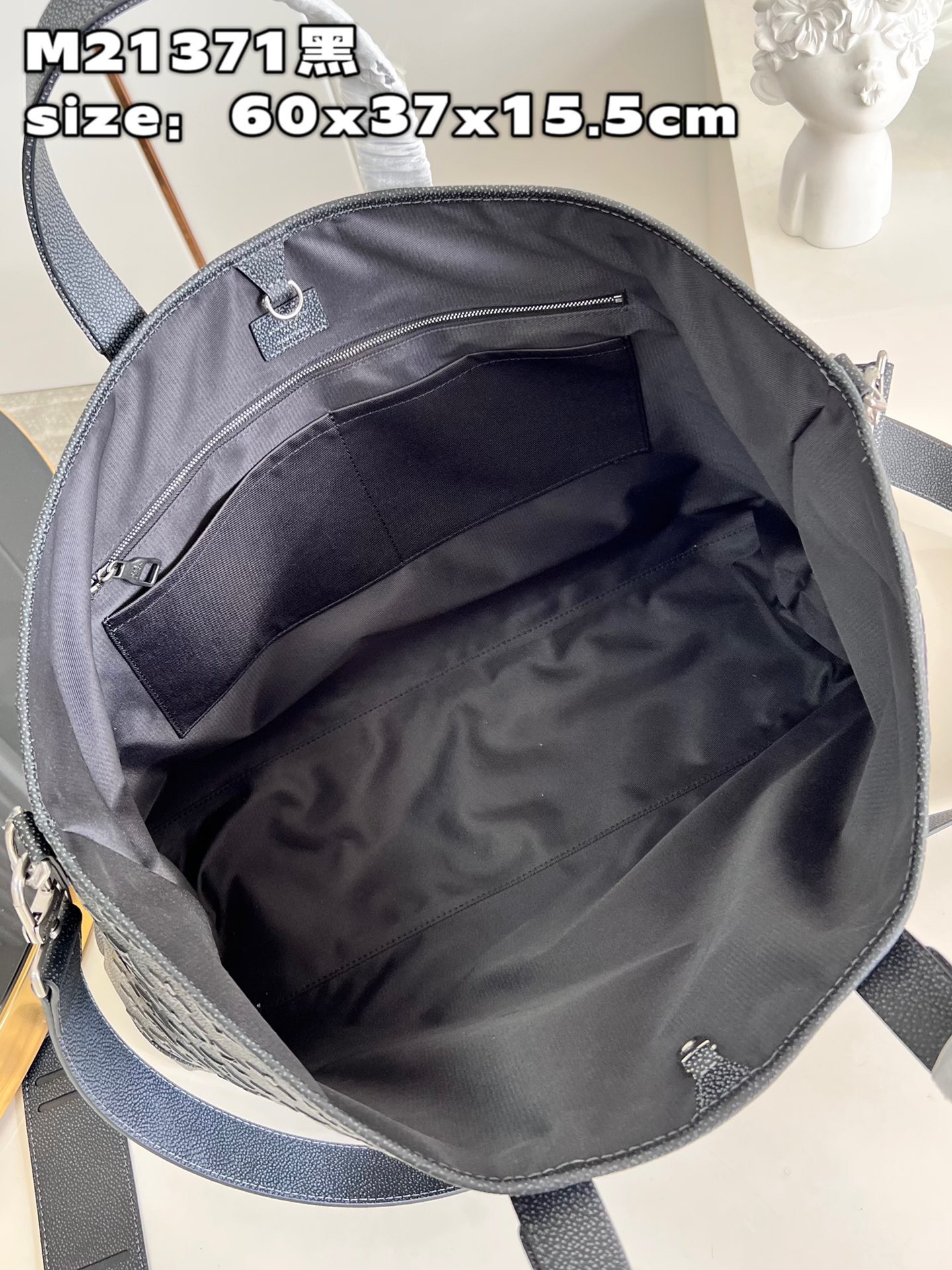 Túi xách nam Louis Vuitton Siêu Cấp TXNLV3020 z4100660717971 92bb9aede84743f01b18cd25162586c8 510x680 - Túi xách nam Louis Vuitton Siêu Cấp TXNLV3020