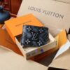 z4165556662783 5a82e7cdc2d0bf6e11b16b8feafe6739 100x100 - Ví nam Louis Vuitton Siêu Cấp TXNLV3063