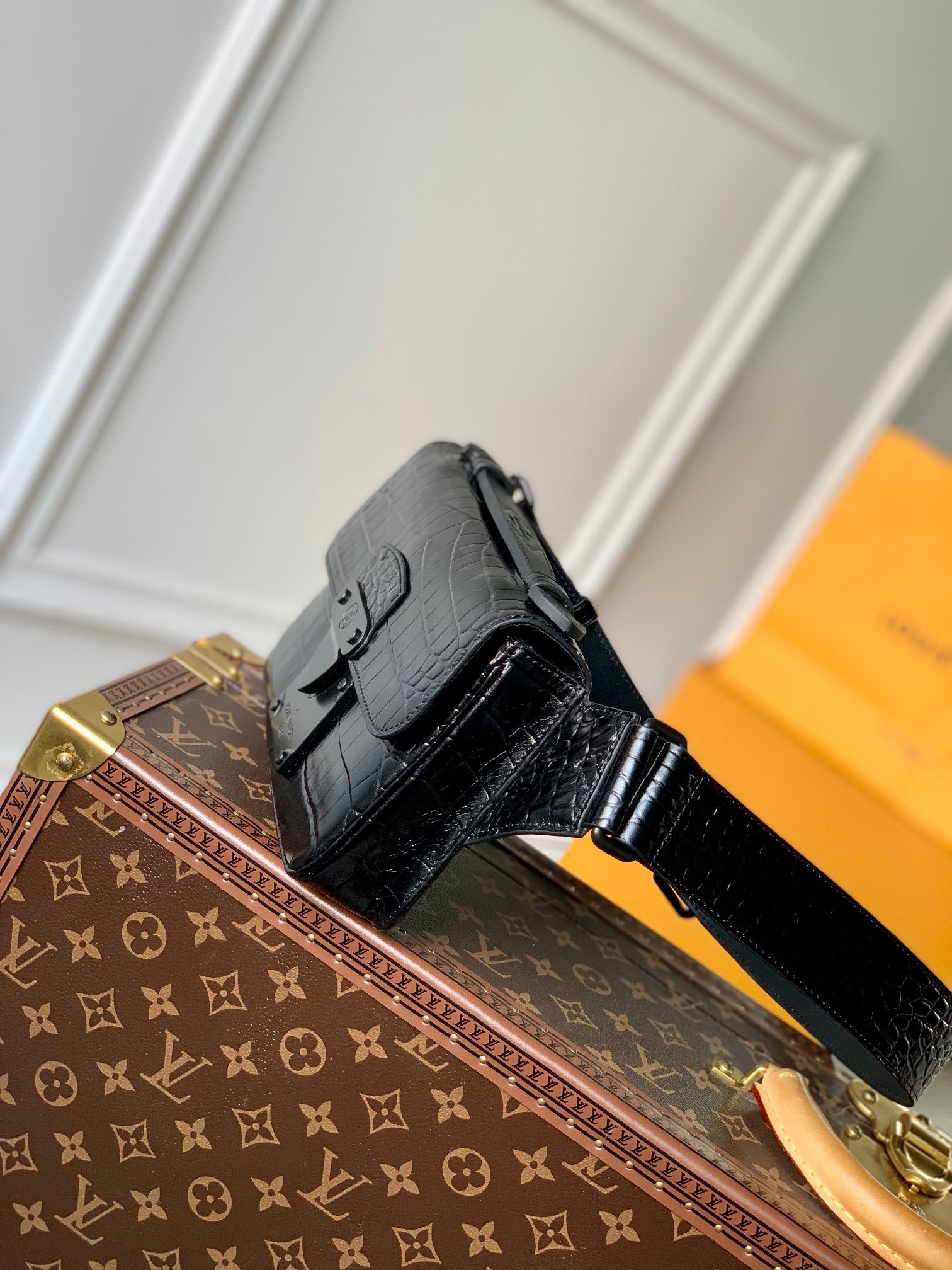 Túi xách nam Louis Vuitton Siêu Cấp TXNLV3090 z4199983067630 f96559d2cfaa59fb421f3aed8edf8f68 510x680 - Túi xách nam Louis Vuitton Siêu Cấp TXNLV3090