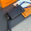 z4201807002362 a42d9edd06107ff60718f65a7ff783e1 100x100 - Ví nam Louis Vuitton Siêu Cấp TXNLV3092