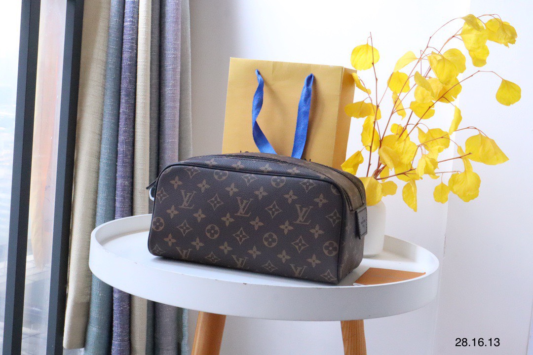 Ví nam Louis Vuitton Siêu Cấp TXNLV3143 z4273750493729 d8ef52f3aee324f953061b87ad3bd04c 510x340 - Ví nam Louis Vuitton Siêu Cấp TXNLV3143