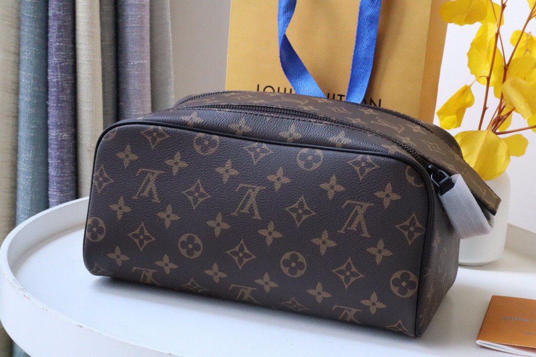 Ví nam Louis Vuitton Siêu Cấp TXNLV3143 z4273750506202 3ec11730af46cf080e6bb6b0b6eb41f5 510x340 - Ví nam Louis Vuitton Siêu Cấp TXNLV3143