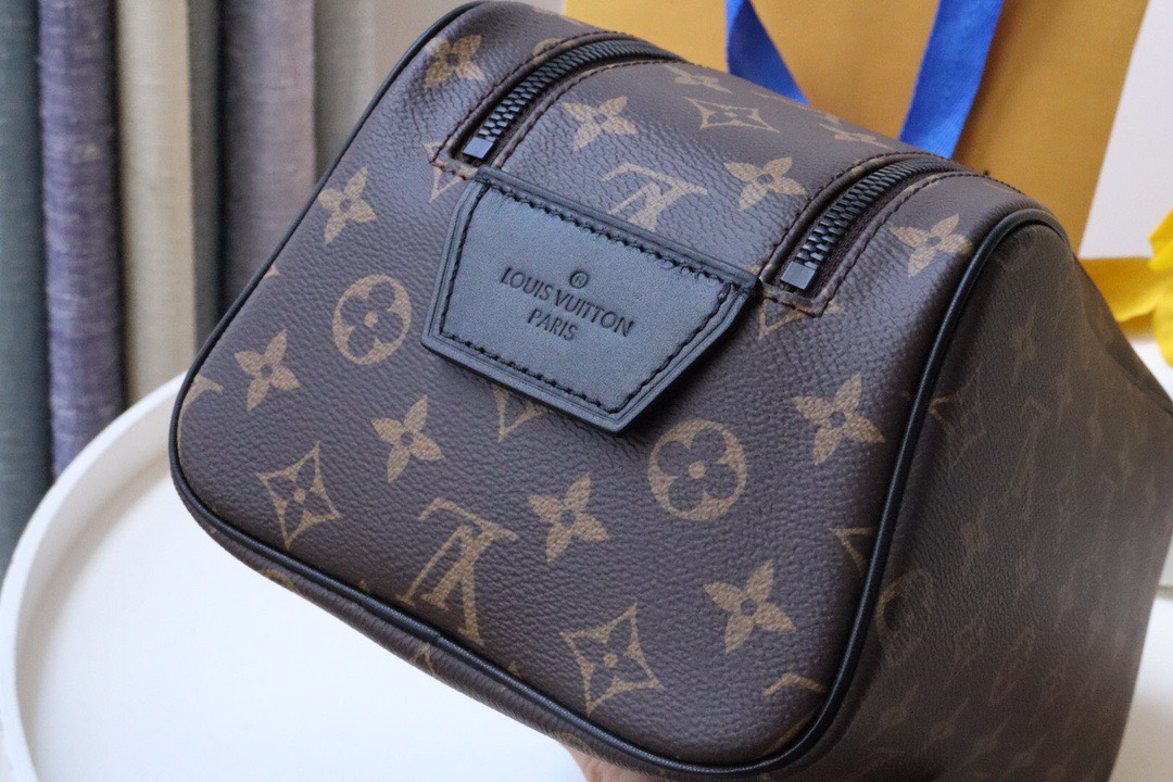Ví nam Louis Vuitton Siêu Cấp TXNLV3143 z4273750520201 f083f52ad591ff92879b1255f09a9b60 510x340 - Ví nam Louis Vuitton Siêu Cấp TXNLV3143