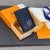 z4332441652225 47be0915804aee13c3ecef02fa33fc46 100x100 - Ví nam Louis Vuitton Siêu Cấp TXNLV3175