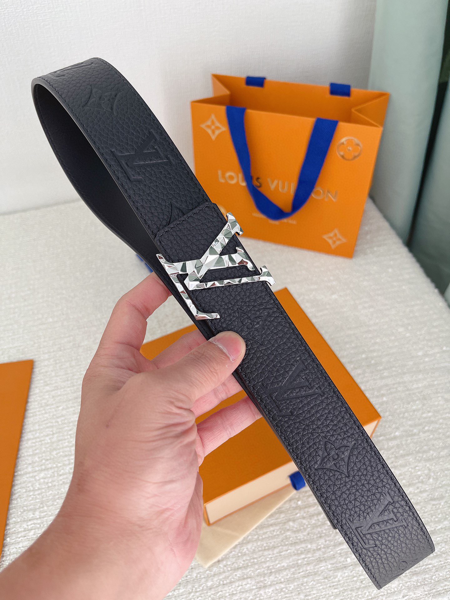 Thắt lưng nam Louis Vuitton siêu cấp TLSC3233 z4466762666537 4d2da2289d9116b8b55b750277b94ee9 510x680 - Thắt lưng nam Louis Vuitton siêu cấp TLSC3233