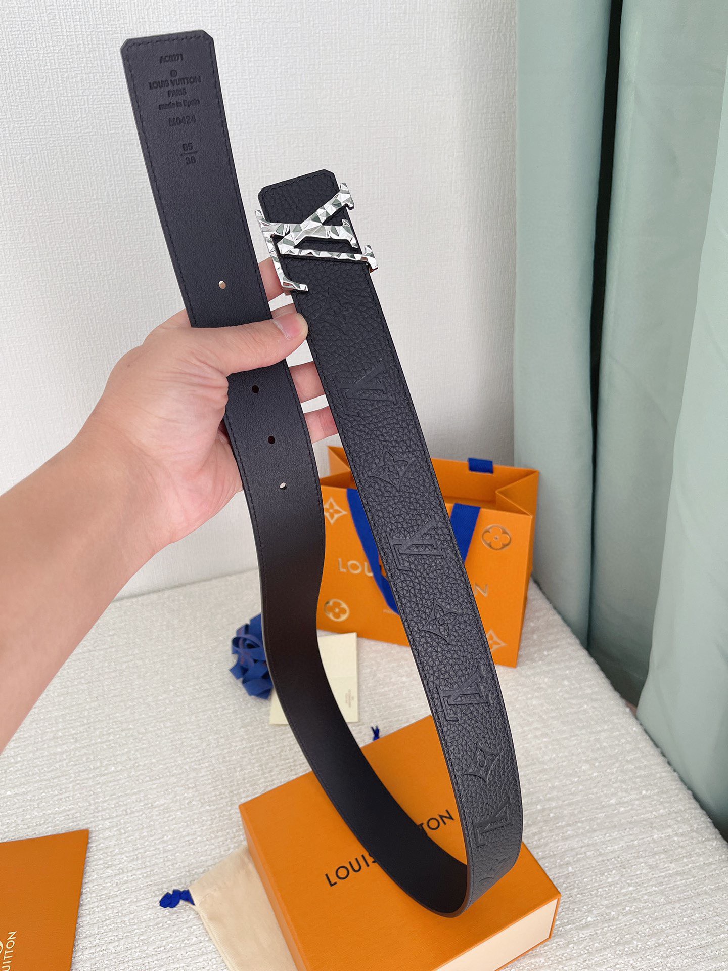 Thắt lưng nam Louis Vuitton siêu cấp TLSC3233 z4466762677456 89e486eaf5847a242ef722636e514d58 510x680 - Thắt lưng nam Louis Vuitton siêu cấp TLSC3233