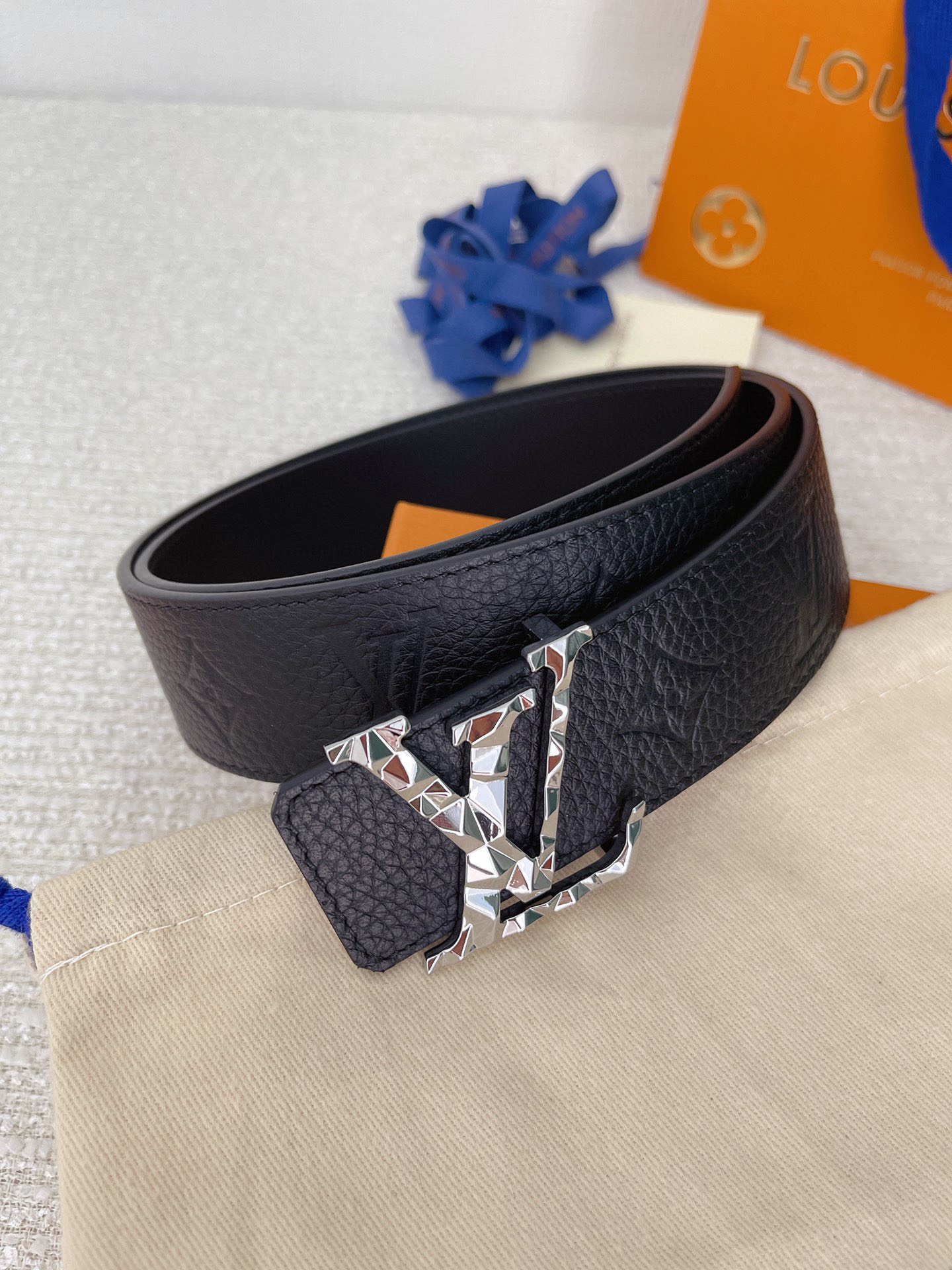 Thắt lưng nam Louis Vuitton siêu cấp TLSC3233 z4466762700021 39f84fcfa5c1de60bb31255c9be6c4e9 510x680 - Thắt lưng nam Louis Vuitton siêu cấp TLSC3233