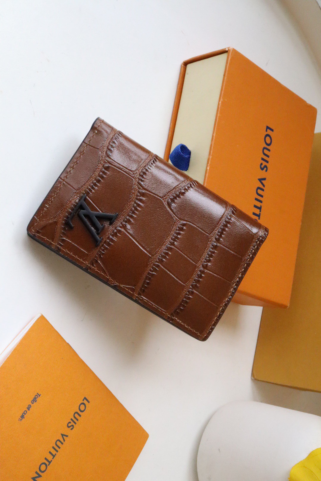 Ví nam Louis Vuitton Siêu Cấp TXNLV3281 z4631344004372 3a499ac0a21aaf76314161532ee4efb2 510x765 - Ví nam Louis Vuitton Siêu Cấp TXNLV3281