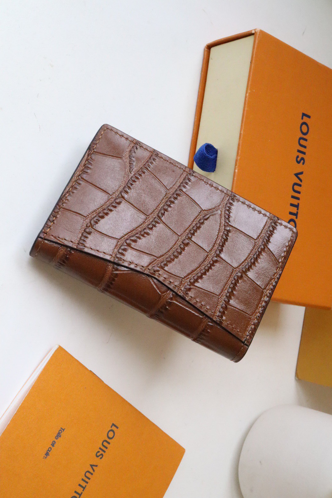 Ví nam Louis Vuitton Siêu Cấp TXNLV3281 z4631344012250 ab3ae82bf72dbe4df7775bfc7e446a44 510x765 - Ví nam Louis Vuitton Siêu Cấp TXNLV3281
