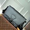 z4766769424055 138e93a5ac0fe3b944ece42f42d2e700 100x100 - Túi xách nam Louis Vuitton Siêu Cấp TXNLV3297