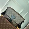 z4766769844558 df90aea8dd7766cc98b38056ac169ab4 100x100 - Túi xách nam Louis Vuitton Siêu Cấp TXNLV3296