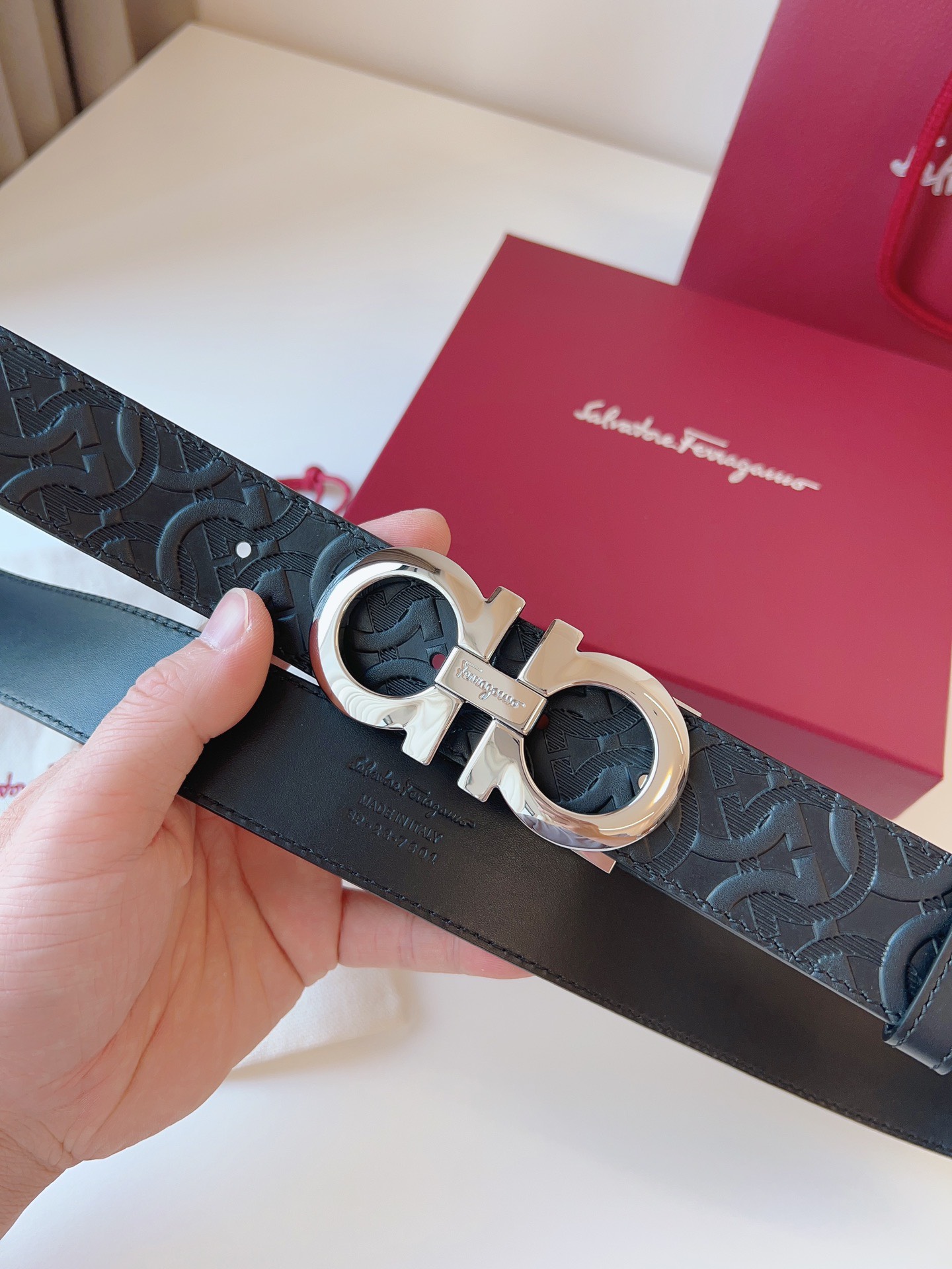 Thắt lưng nam Salvatore Ferragamo siêu cấp TLSC3305 z4779804187725 a418f88df9547136485e470d10528f83 510x680 - Thắt lưng nam Salvatore Ferragamo siêu cấp TLSC3305