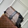 z4831440307848 ac1fc021c0e9239b312bbf7024ff5b15 100x100 - Túi xách nam Louis Vuitton Siêu Cấp TXNLV3317