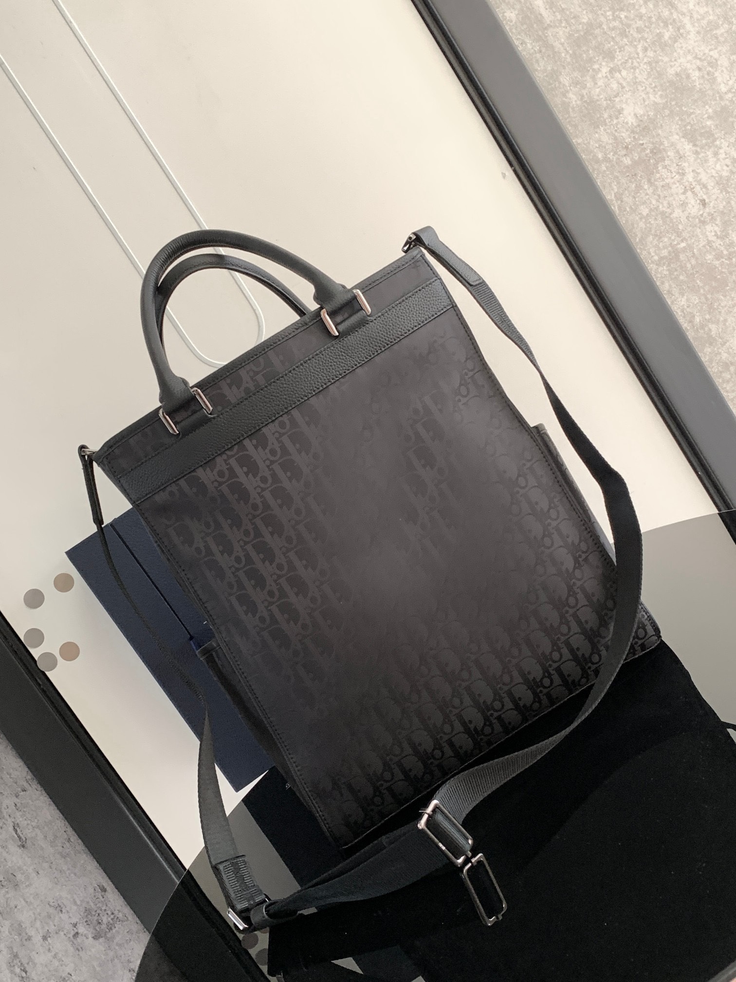 TÚI XÁCH NAM DIOR SIÊU CẤP TXNDO3425 z5229113270039 d5a739ec91817bdb99bed2008f347cb6 510x680 - TÚI XÁCH NAM DIOR SIÊU CẤP TXNDO3425