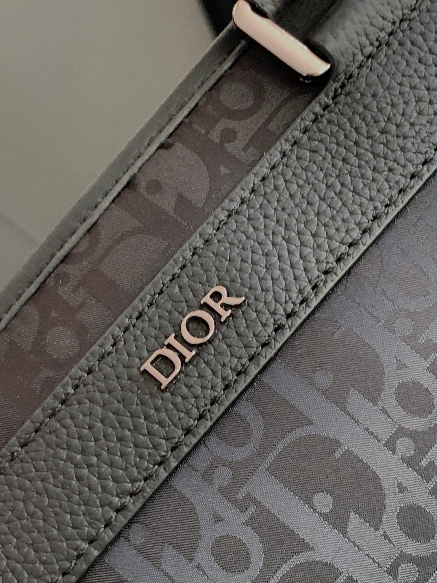 TÚI XÁCH NAM DIOR SIÊU CẤP TXNDO3425 z5229113284399 de39b22450ab515c338226841685afe5 510x680 - TÚI XÁCH NAM DIOR SIÊU CẤP TXNDO3425
