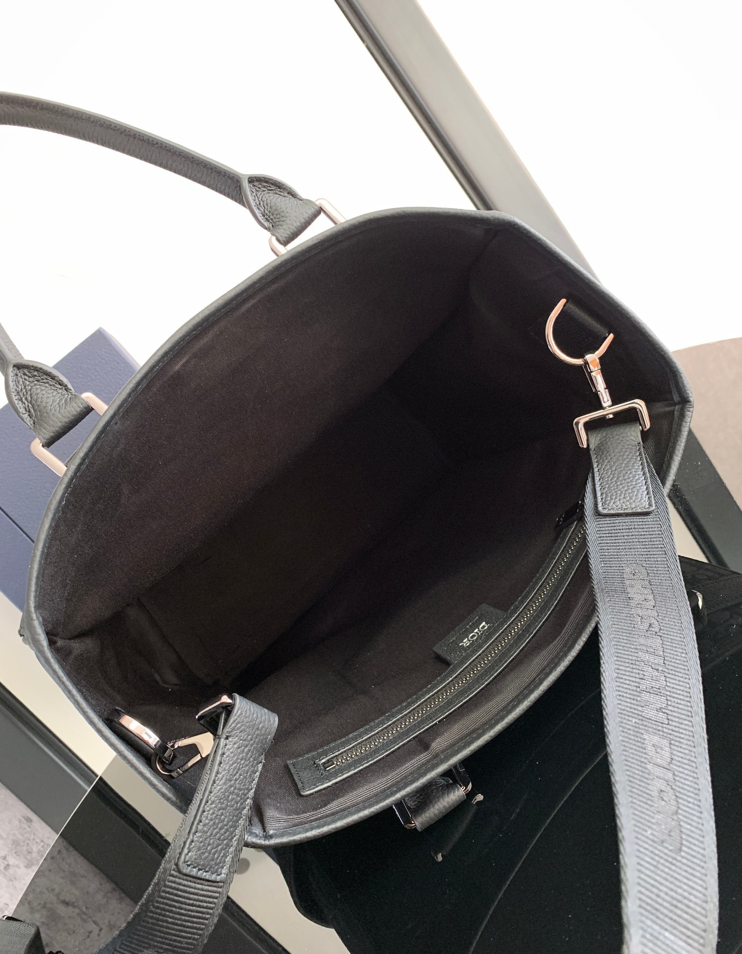 TÚI XÁCH NAM DIOR SIÊU CẤP TXNDO3425 z5229113297982 c677f270369c1c89439efdca76d78203 510x656 - TÚI XÁCH NAM DIOR SIÊU CẤP TXNDO3425