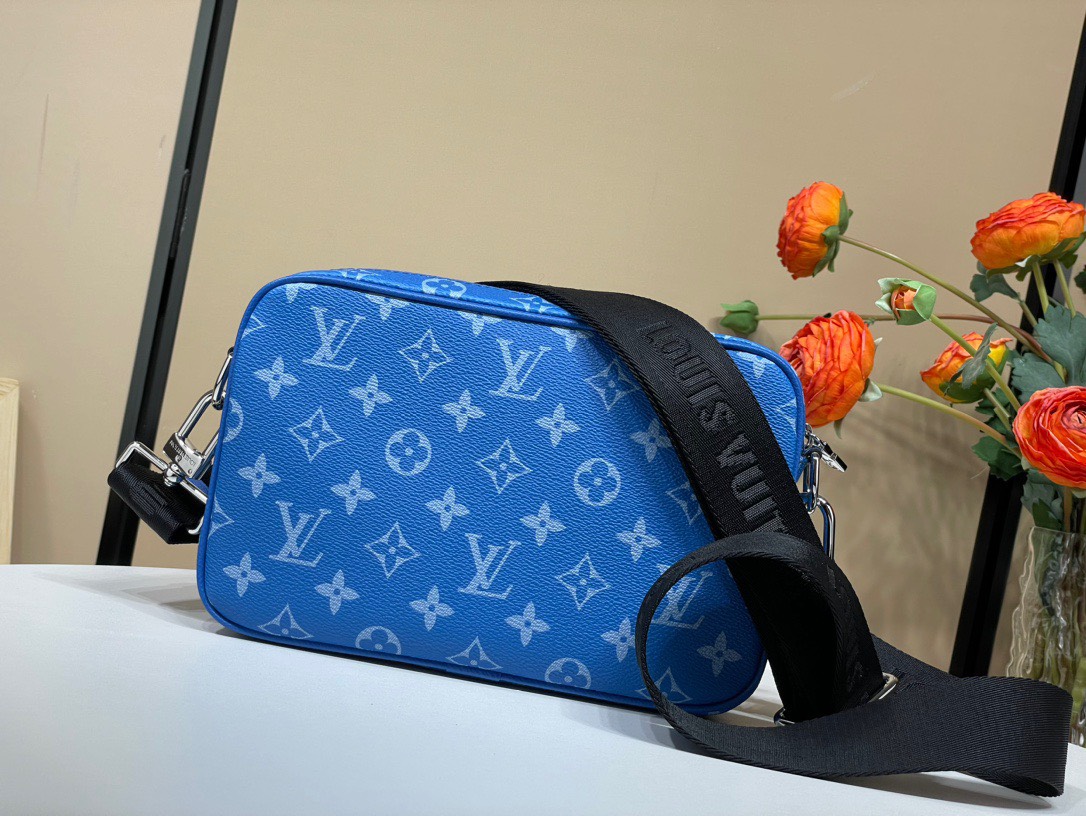 Túi xách nam Louis Vuitton Siêu Cấp TXNLV3433 z5273725359609 89aacdff3a791e447f43dc2562b3b2af 510x383 - Túi xách nam Louis Vuitton Siêu Cấp TXNLV3433