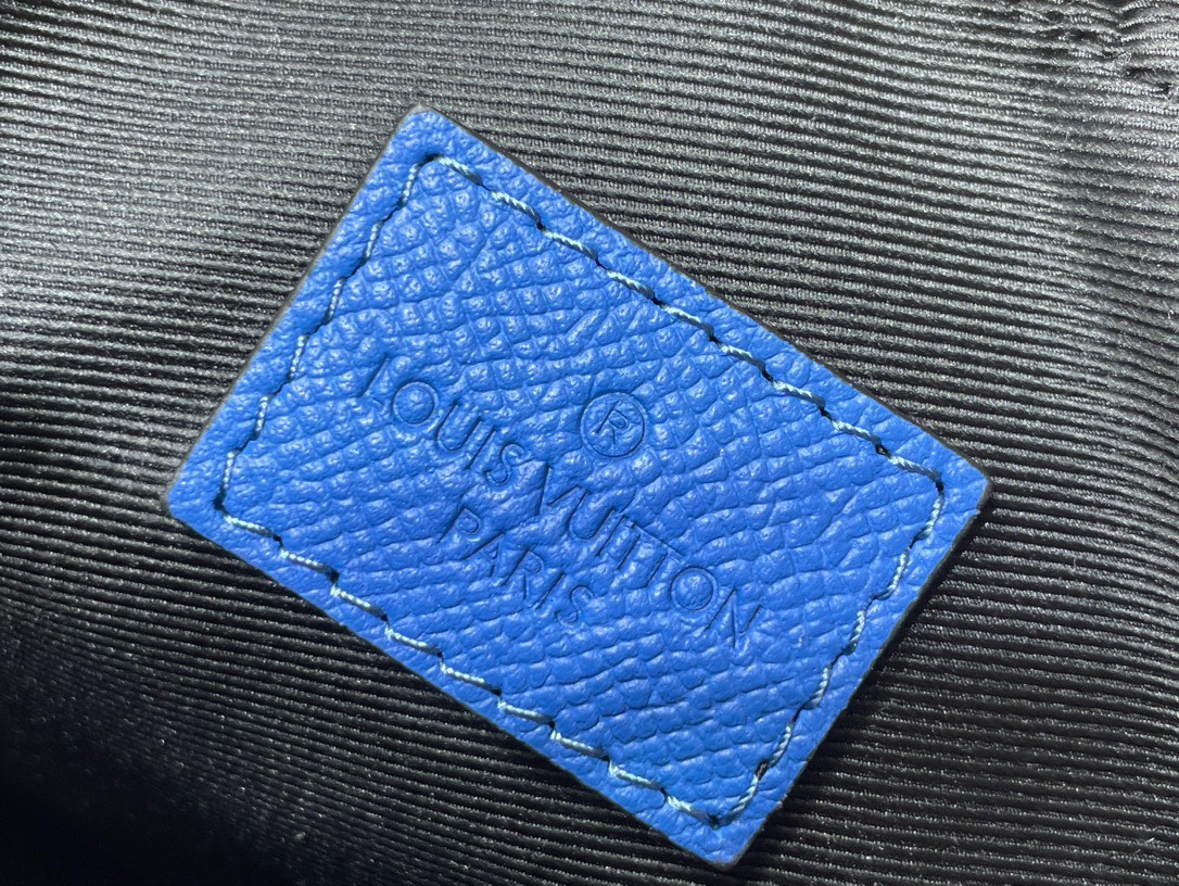 Túi xách nam Louis Vuitton Siêu Cấp TXNLV3433 z5273725392881 b93a65ae3b81f3f434d5b5431a8fd592 510x383 - Túi xách nam Louis Vuitton Siêu Cấp TXNLV3433